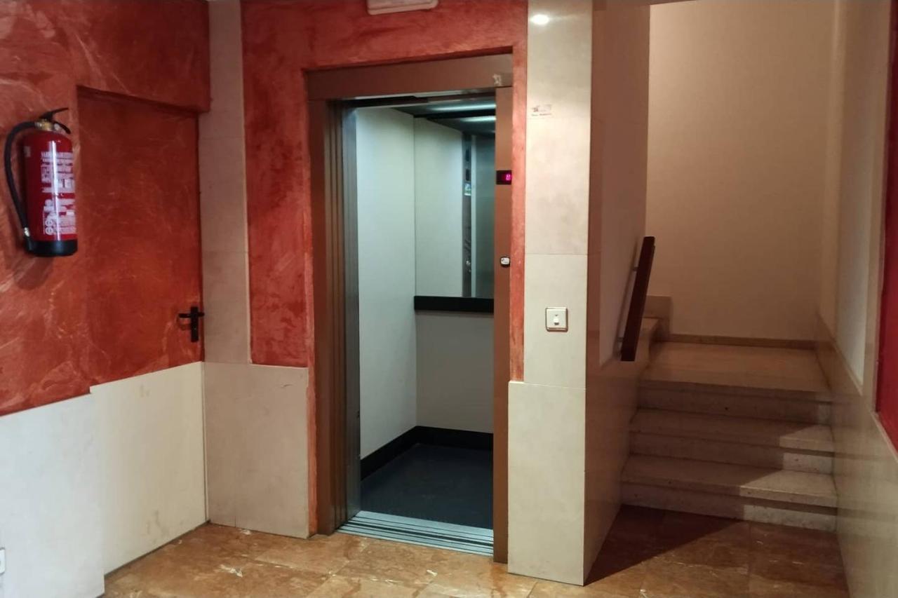 Apartamento Centrico En Monforte De Lemos - No Wifi - Parking Privado Esterno foto